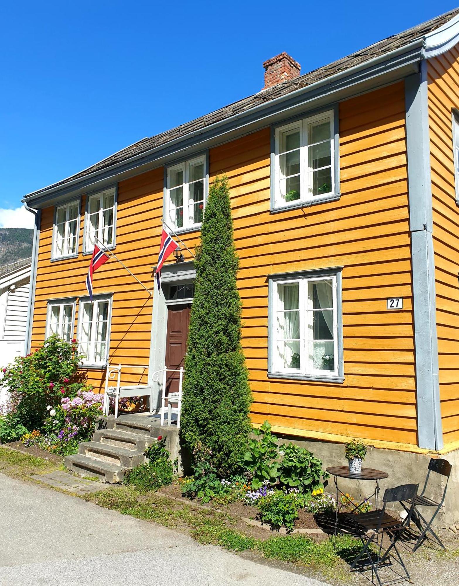 Villa Kvammehuset Pa Gamle Lærdalsøyri Esterno foto